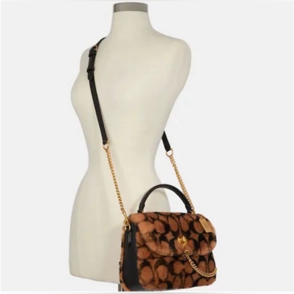 Jennifer Lopez Coach Brown and Black Shearling Bag - Picture 4 of 11